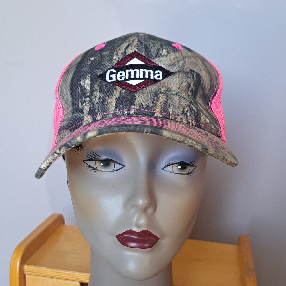 Women's Mossy Oak Camo/ Neon Pink Mesh black Cap